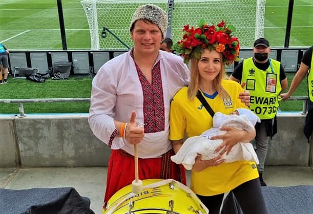 Як виглядає наймолодший уболівальник збірної України. Хто він і звідки