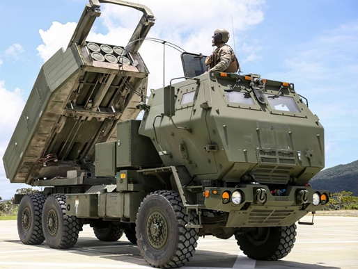 Залужний показав, як працюють системи залпового вогню HIMARS