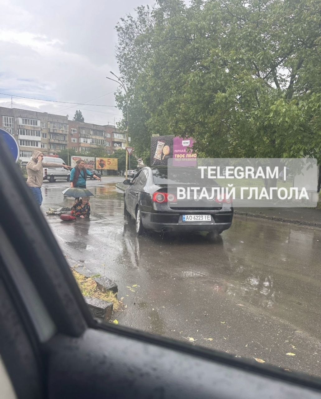 В Ужгороді водій збив жінку та втік з місця ДТП: його розшукують