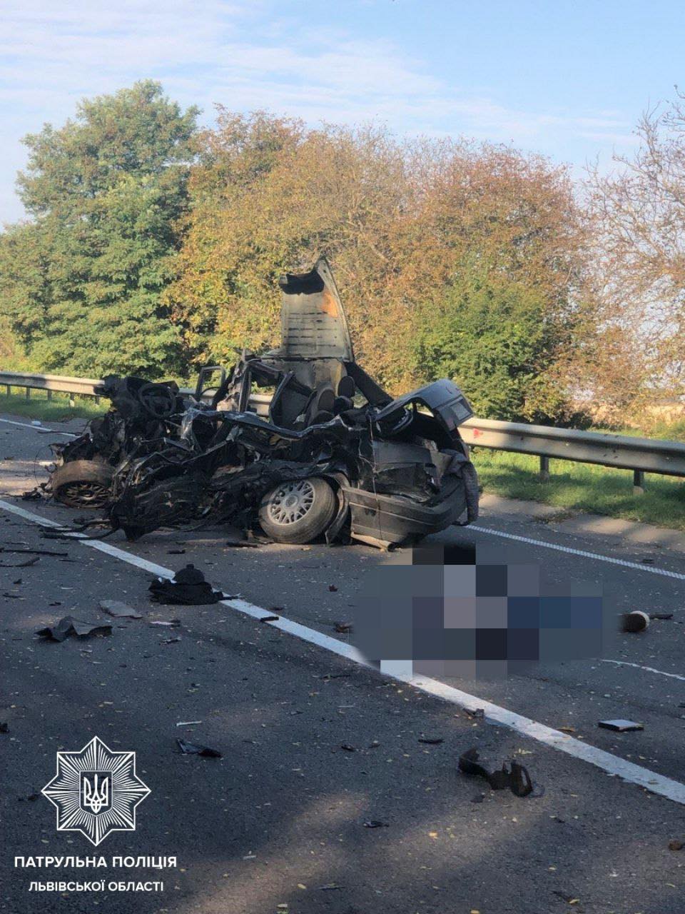 Біля Яричева ДТП з п’яти автівок. Є загиблий. Рух на трасі перекритий