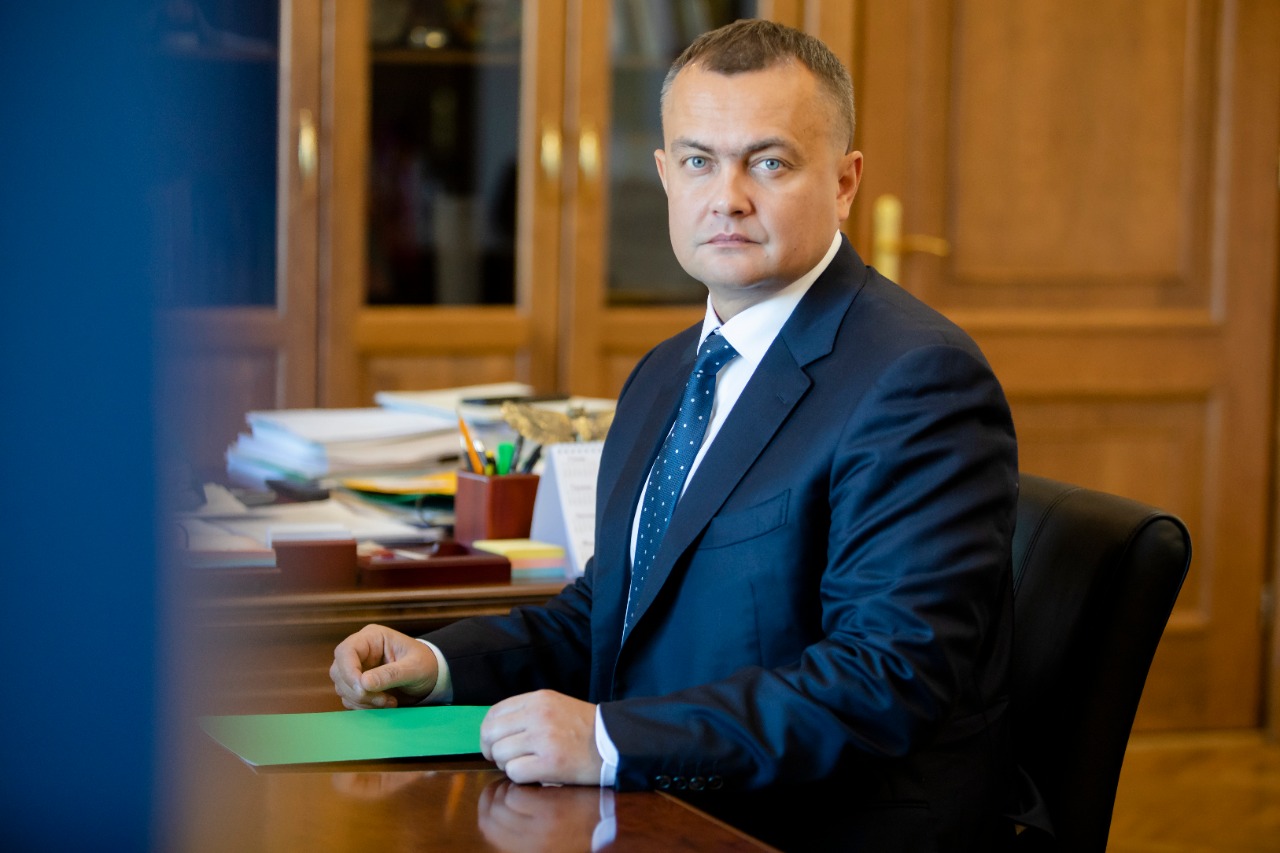 Депутат Арістов, який «засвітився» на Мальдівах, складає мандат