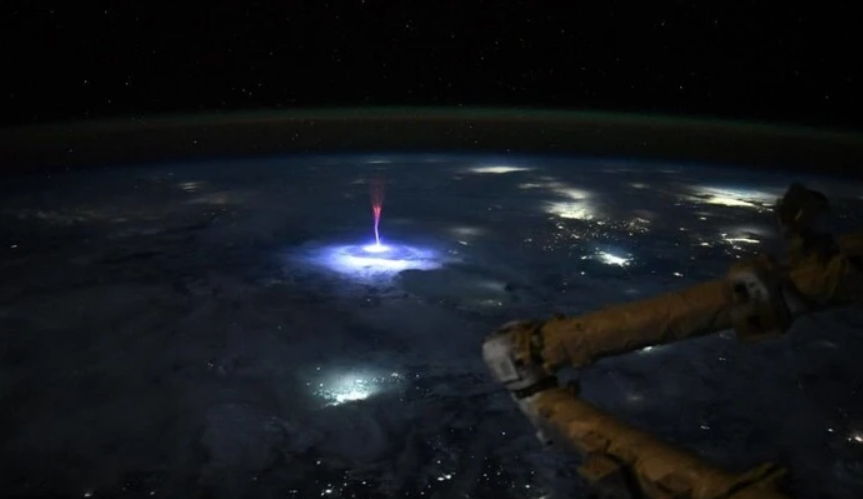 Астронавтка NASA зафіксувала з МКС рідкісне атмосферне явище