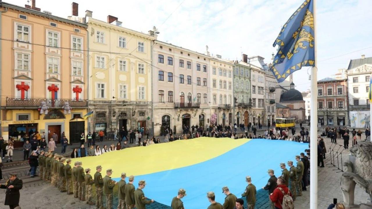 У центрі Львова урочисто заспівають Гімн України