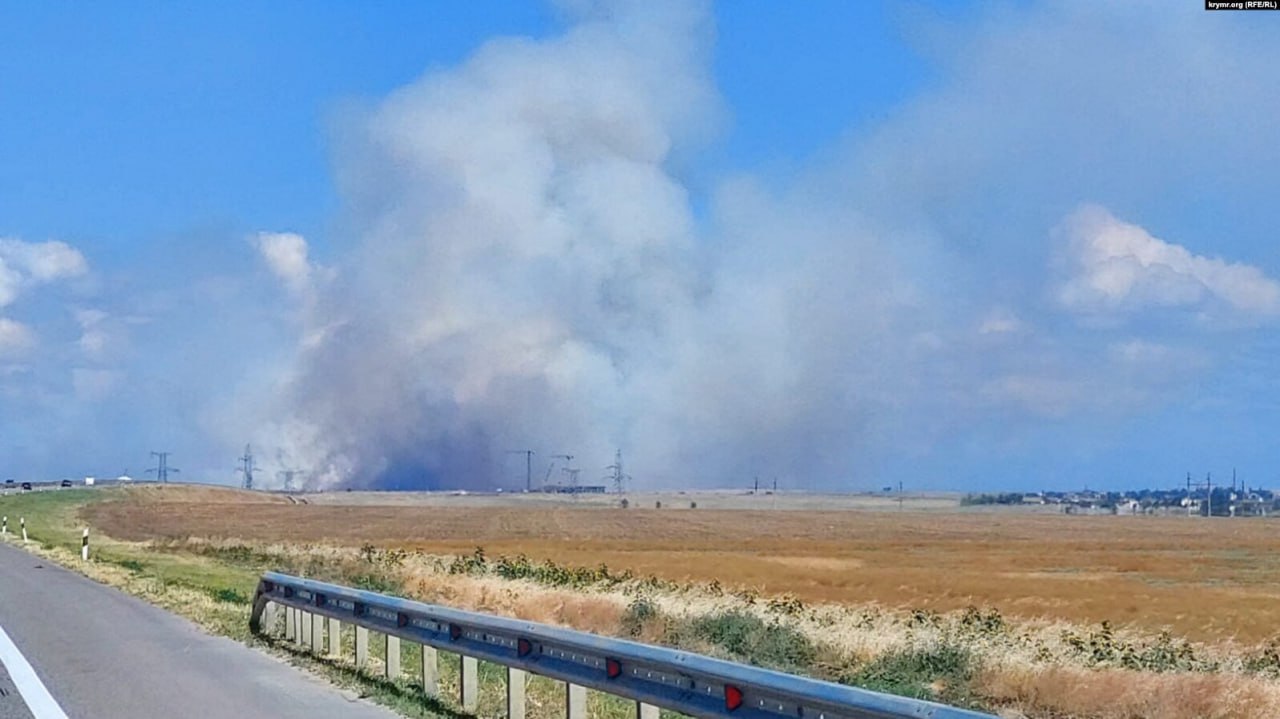 В Криму спалахнула масштабна пожежа на мисі, звідки РФ запускає "Шахеди"