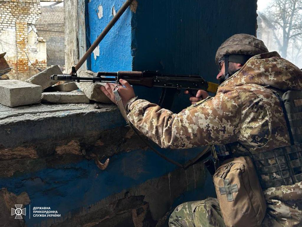 Бої на надкоротких дистанціях. Прикордонники відбили у Бахмуті дві спроби штурму окупантів