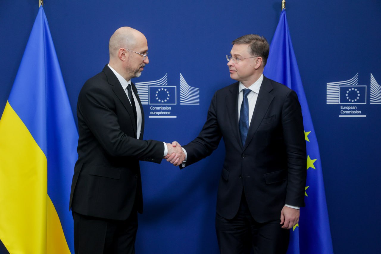 ЄС перерахував Україні 1 млрд євро з доходів від російських активів, – Шмигаль