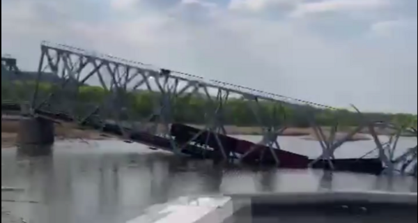 Українські військові показали, як підірвали важливий міст на Донеччині
