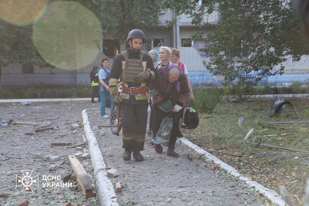Удар РФ по пансіонату для літніх людей у Сумах: відомі наслідки
