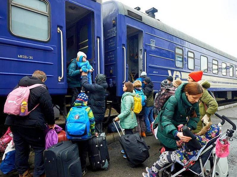 До Львова двома евакуаційними потягами прибули ще 195 людей – Козицький