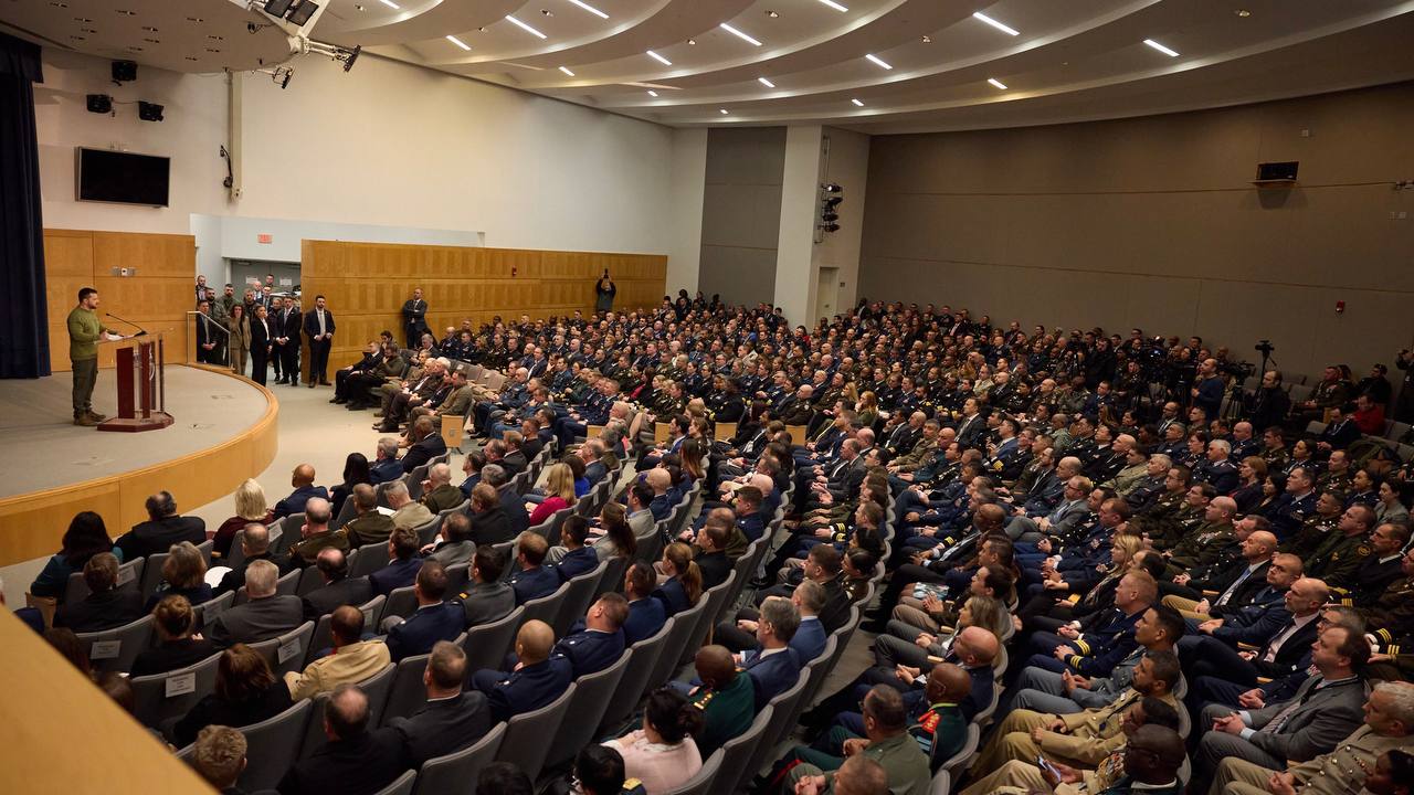 Змінити ставлення до допомоги Україні. Про що говоритимуть Зеленський і Байден