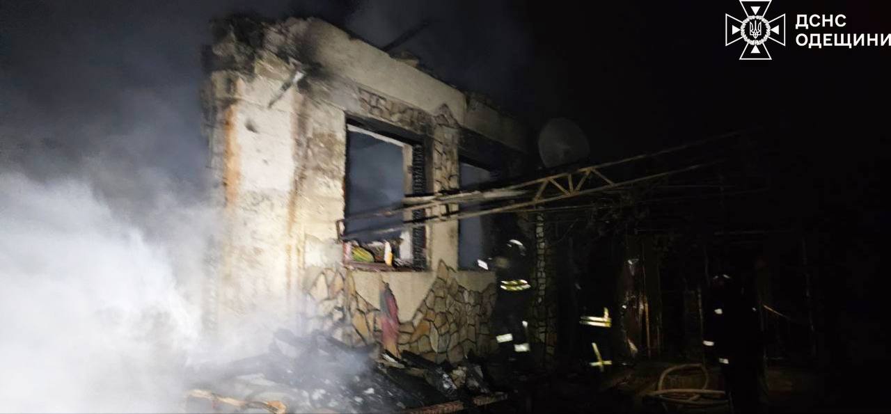 Вночі в Одесі пролунали вибухи під час нічної атаки дронів