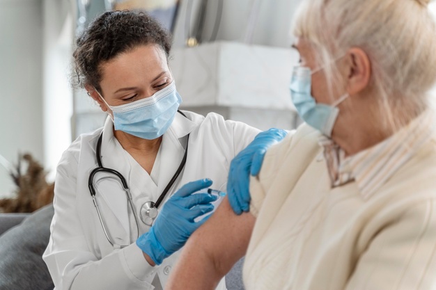 Грузія виплачуватиме пенсіонерам $63 за вакцинацію