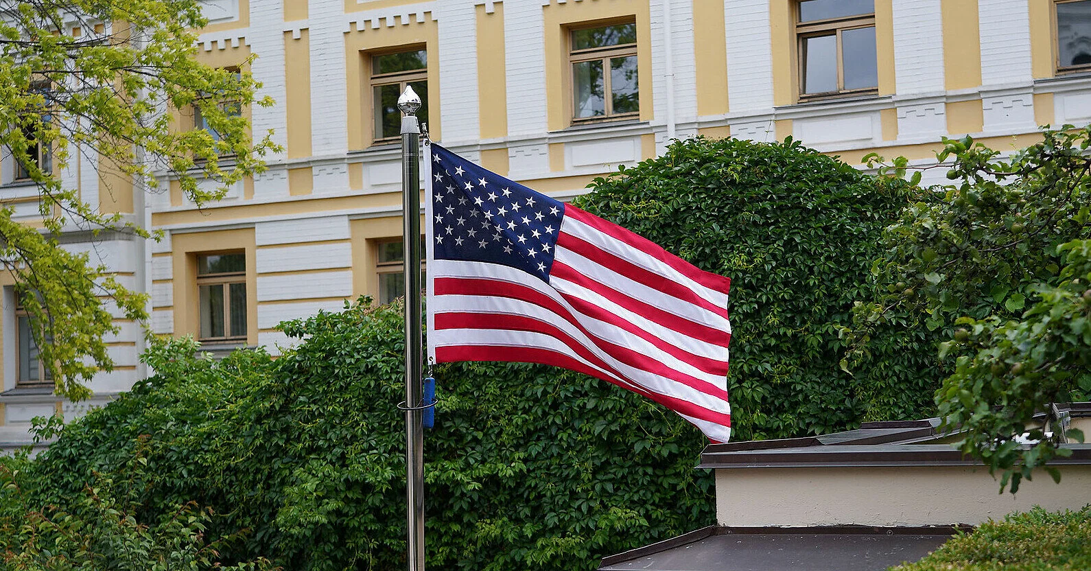 Евакуація посольства США з Києва: У МЗС зробили заяву