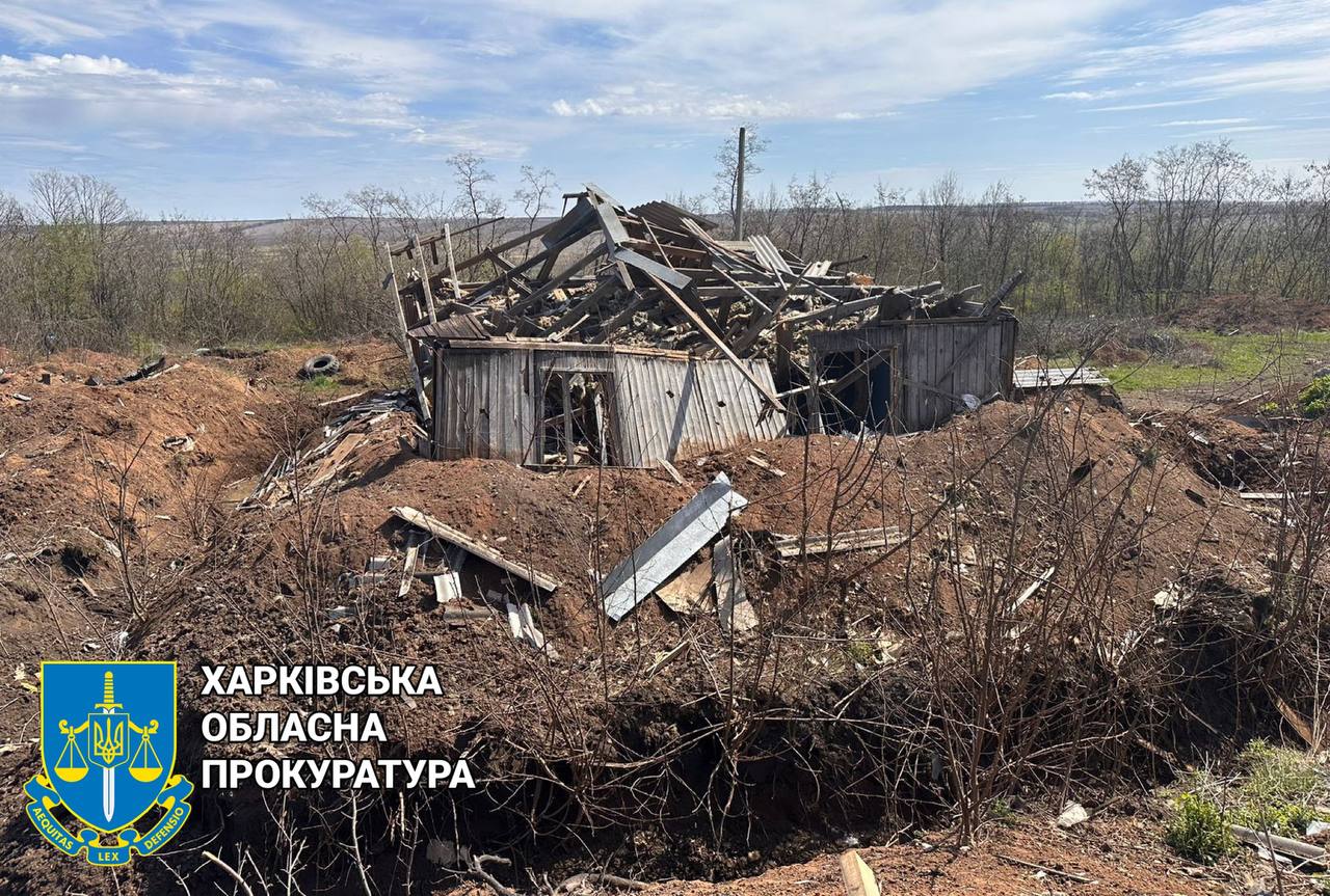 Росіяни вдарили по ринку в Українську. Деталі та фото обстрілу
