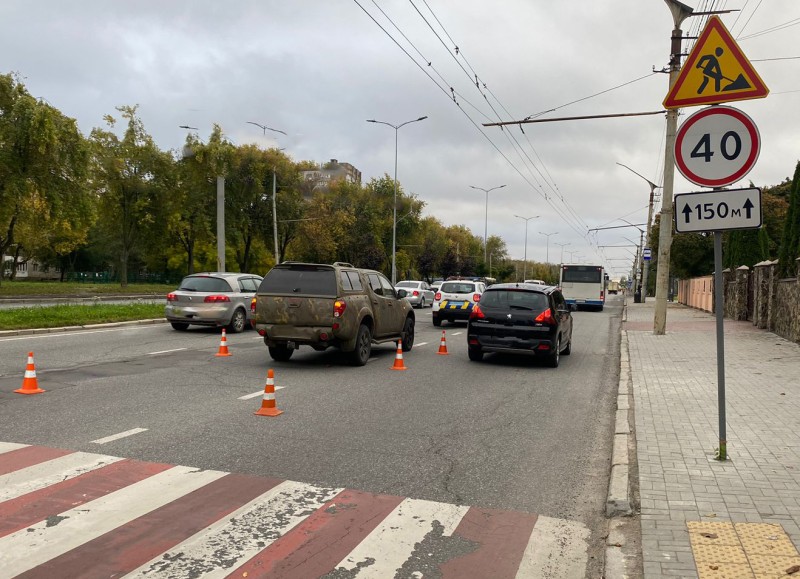 У Львові 34-річний водій збив 19-річну дівчину: постраждалу забрали в лікарню