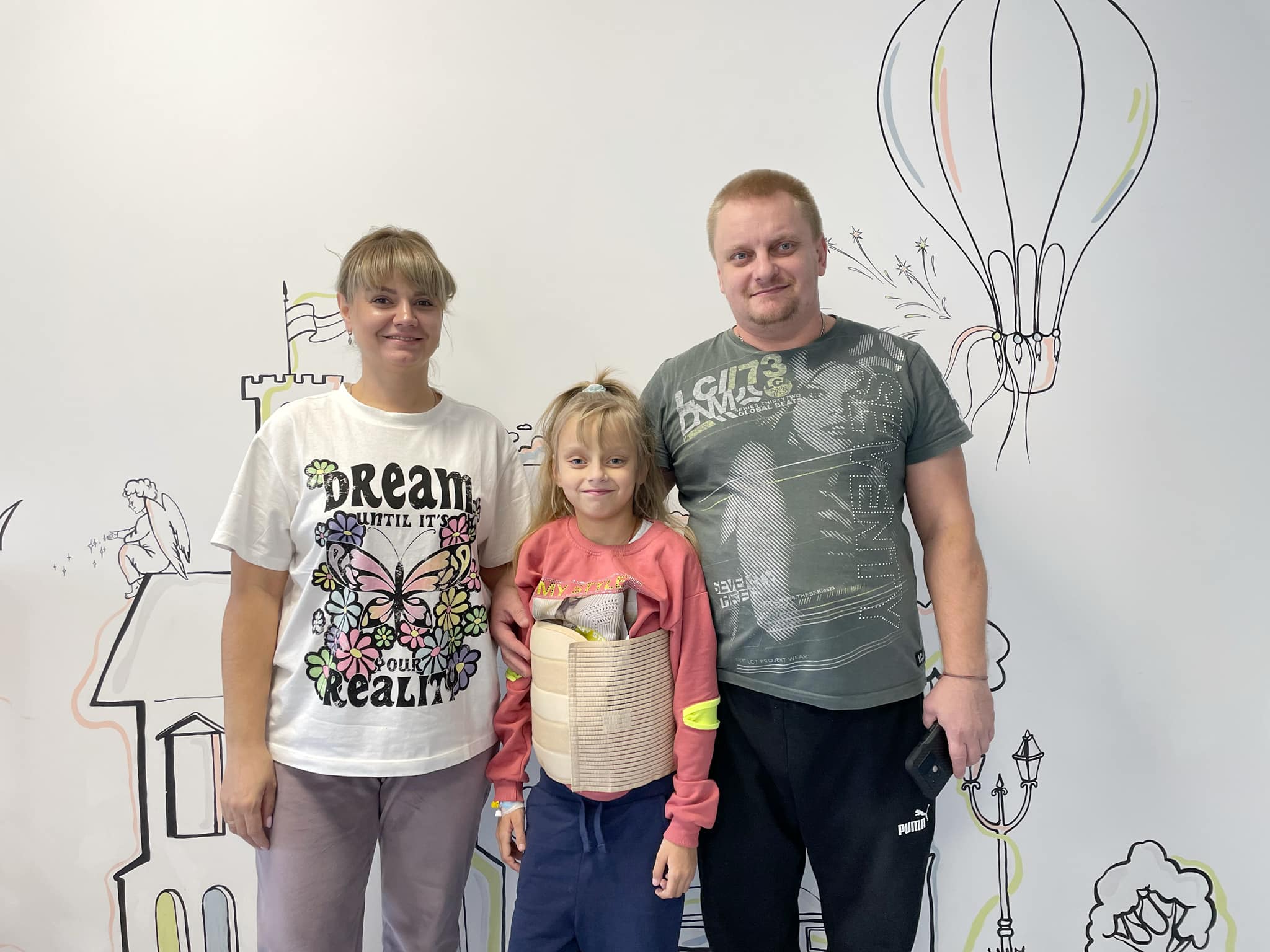 Дівчинці з Харківщини у Львові пересадили нирку від батька-військового