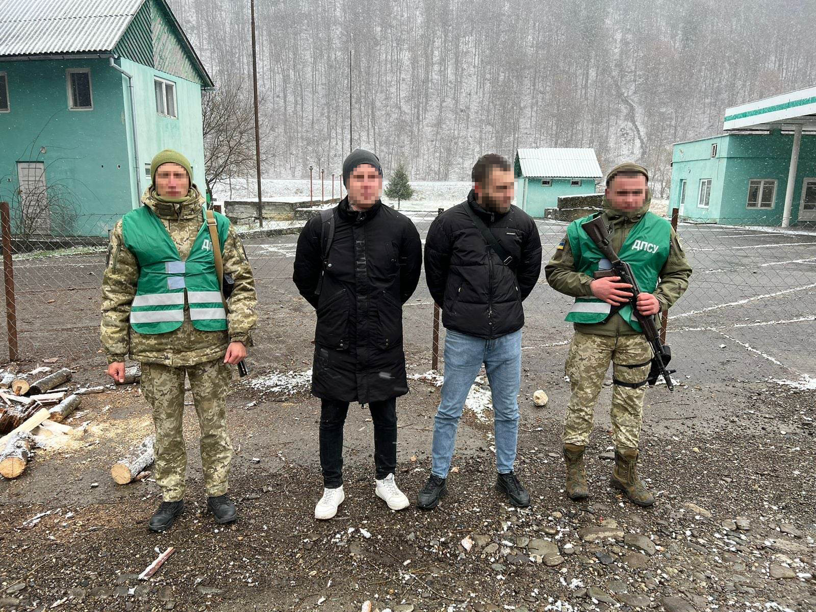 У харчовій плівці та з надувними колами: двоє одеситів хотіли втекти у Румунію, перепливши Тису