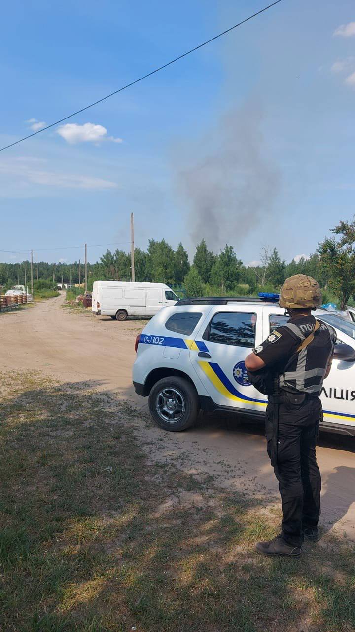 На Київщині лунають вибухи. Масово детонують ворожі боєприпаси