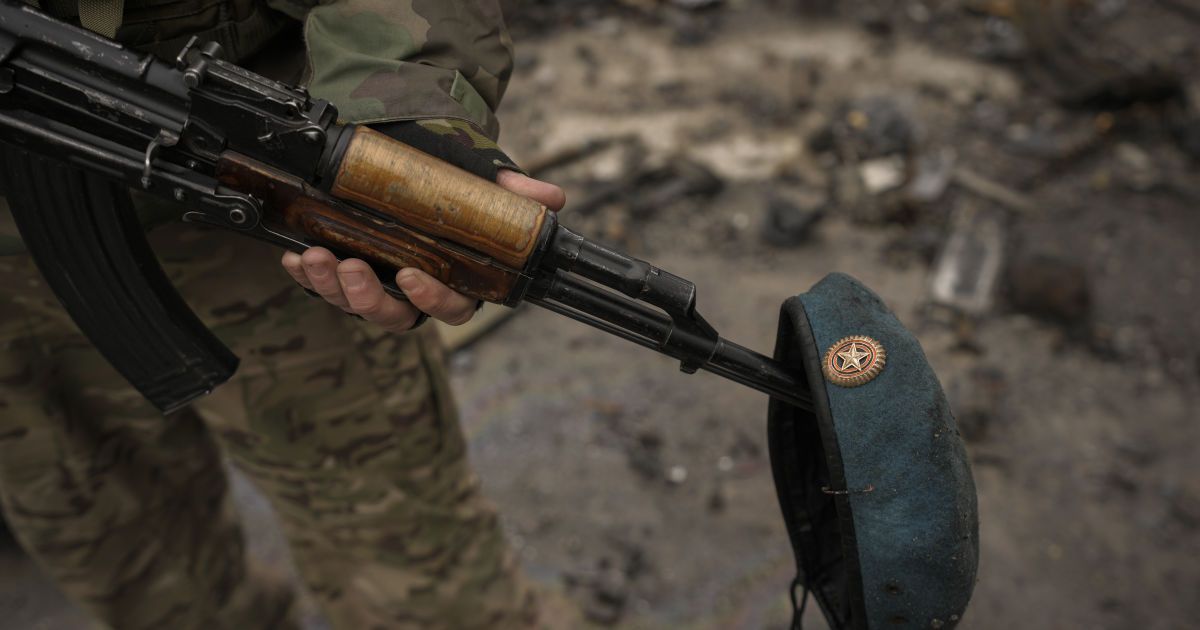 «Автомати в руки – і пішли». Окупант поскаржився на ситуацію на фронті. Перехоплення