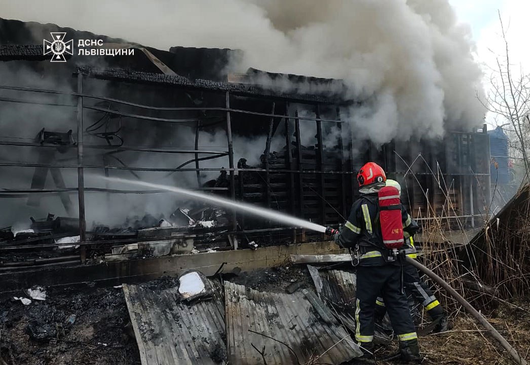 Стали відомі нові деталі пожежі на Львівщині (фото)