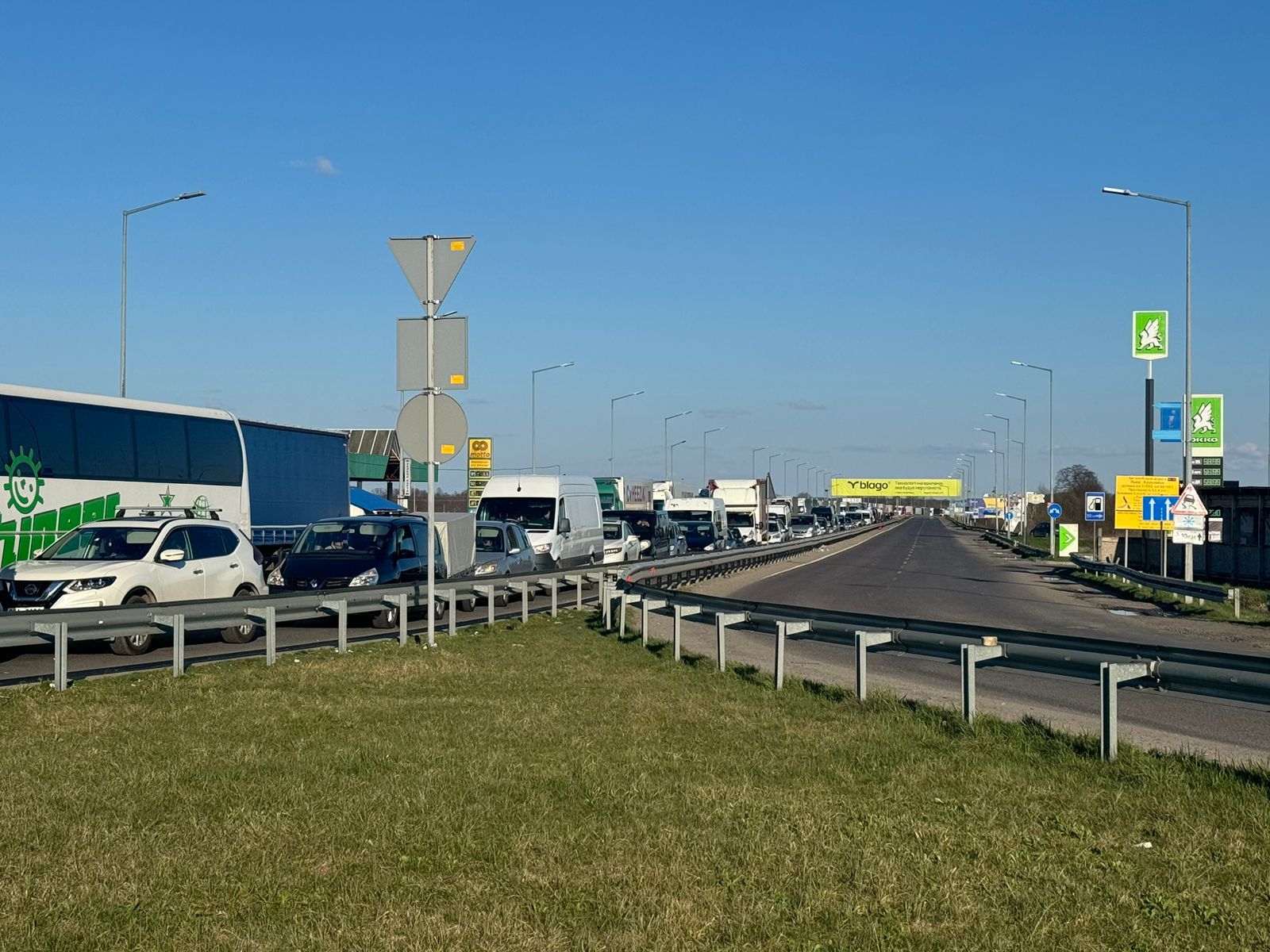 На кордоні з Польщею перед Великоднем збільшилися черги: як уникнути