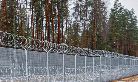 150 км колючого дроту та 10 км загорож на кордоні. Литва відмежувалася від Білорусі