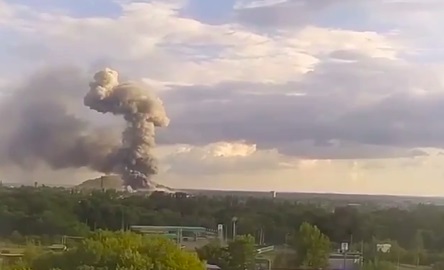 "Такі дабралісь" і дим до небес. У Горлівці пролунав потужний вибух