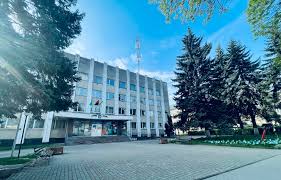 На Львівщині чиновницю РДА відсторонили від посади через підозру в хабарництві