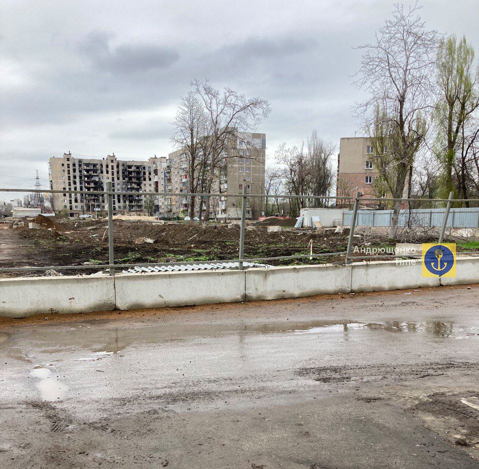 «Бруд, розруха, розгубленість». Свіжі фото з окупованого Маріуполя