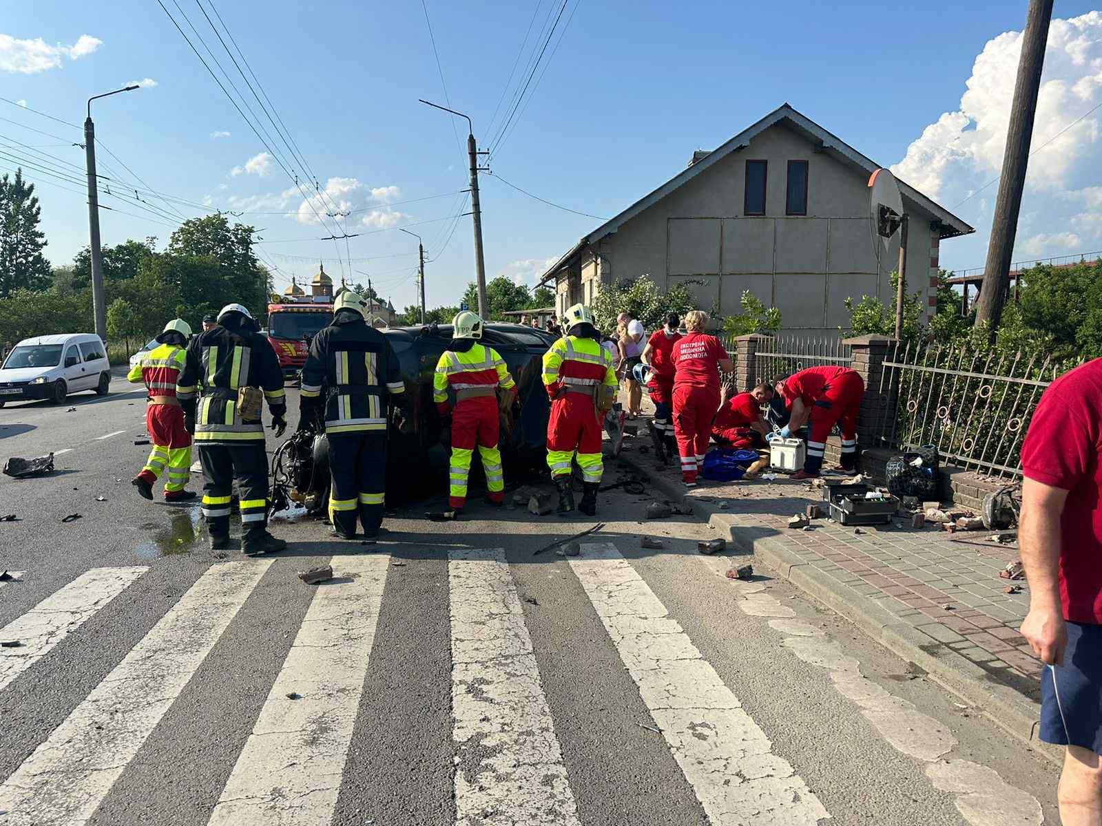 Смертельна ДТП на Прикарпатті: загинула дитина, ще четверо людей – у лікарні (ФОТО)