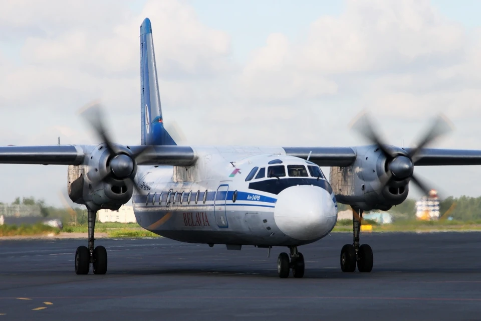 У РФ розбився пасажирський літак Ан-24:  на борту були десятки росіян