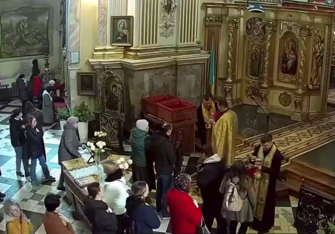 Атака "шахедів" зірвала службу Божу в одному з храмів Тернополя (відео)