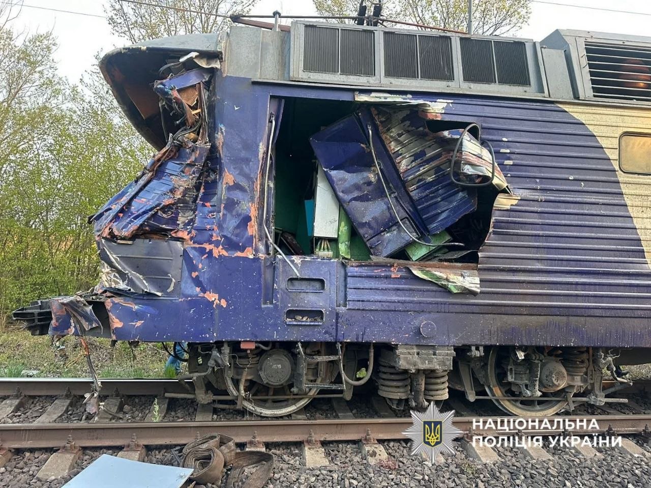 З'явилися нові фото з місця аварія поїзда і автокрана на Львівщині