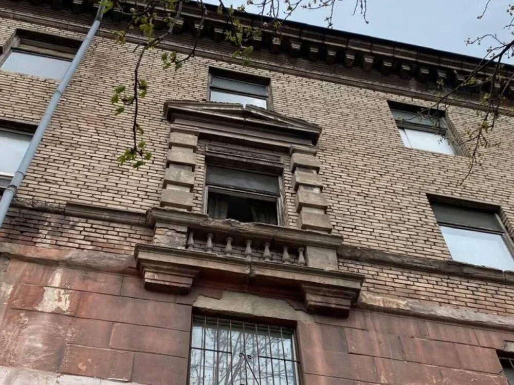 У Кривому Розі чоловік вистрибнув з вікна, бо "йому наказав Бог"