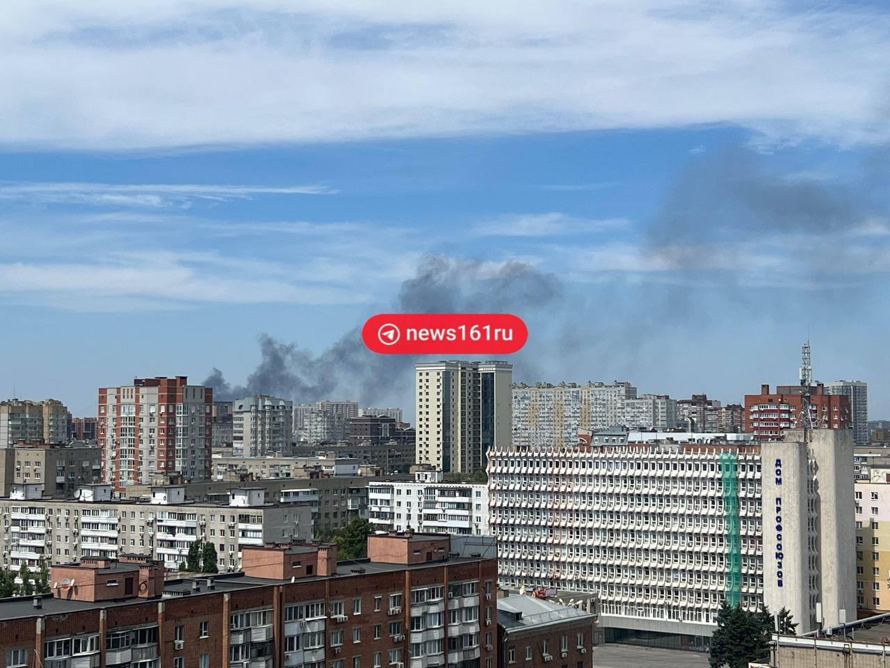 У російському Ростові спалахнула потужна пожежа