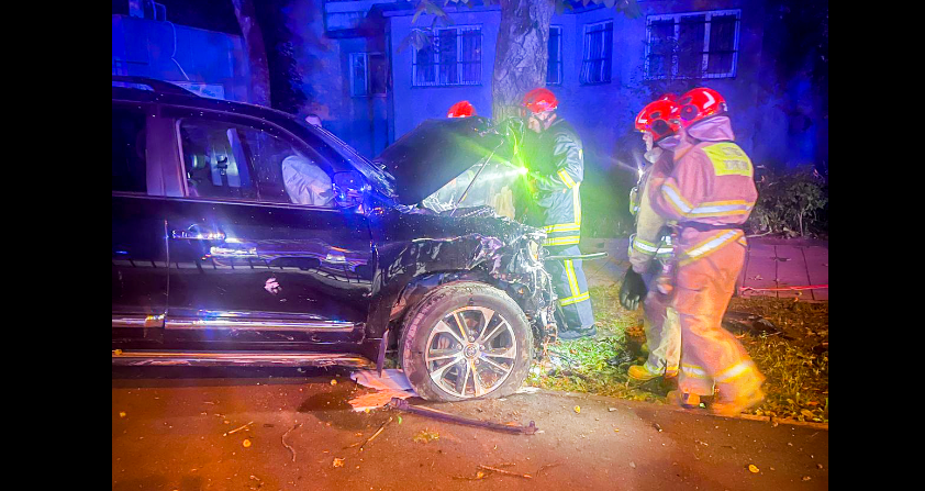 У Львові після зіткнення двох автівок спалахнула пожежа