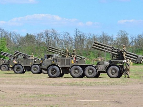 Передмістя Миколаєва окупанти обстріляли з «Ураганів», є поранені