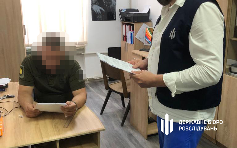 На Закарпатті начальник ТЦК змусив солдатів будувати йому будинок