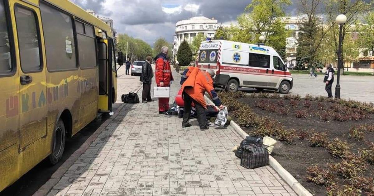Загарбники обстріляли евакуаційні автобуси біля Попасної. З водіями втрачено зв’язок