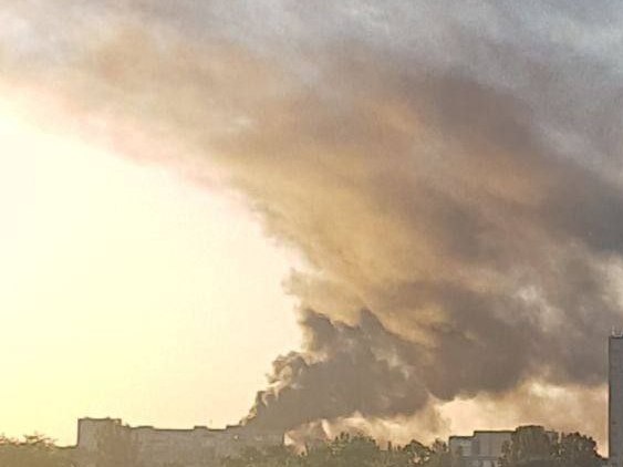 У Бердянську зранку пролунали три вибухи, частина міста без світла