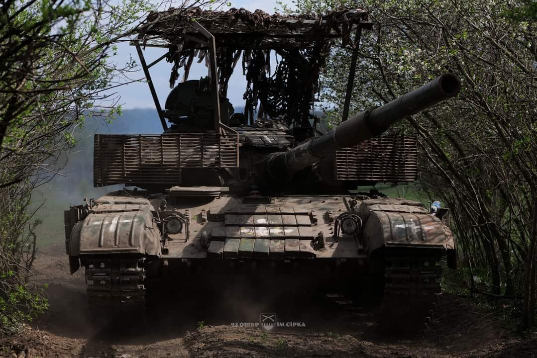 Росія втратили ще понад 1300 своїх військових, 15 танків та 55 артсистем