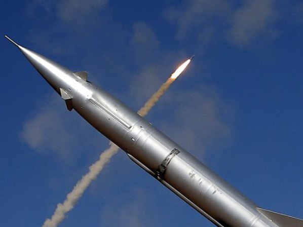 Росіяни вдарили по Харкову ракетами С-300, є постраждалі