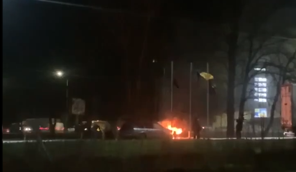 У Львові на автозаправці загорівся автомобіль
