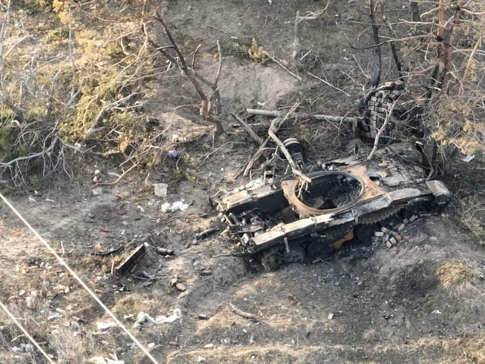 Генштаб ЗСУ: Захисники знищили шість повітряних цілей ворога, 12 танків та 200 військовослужбовців