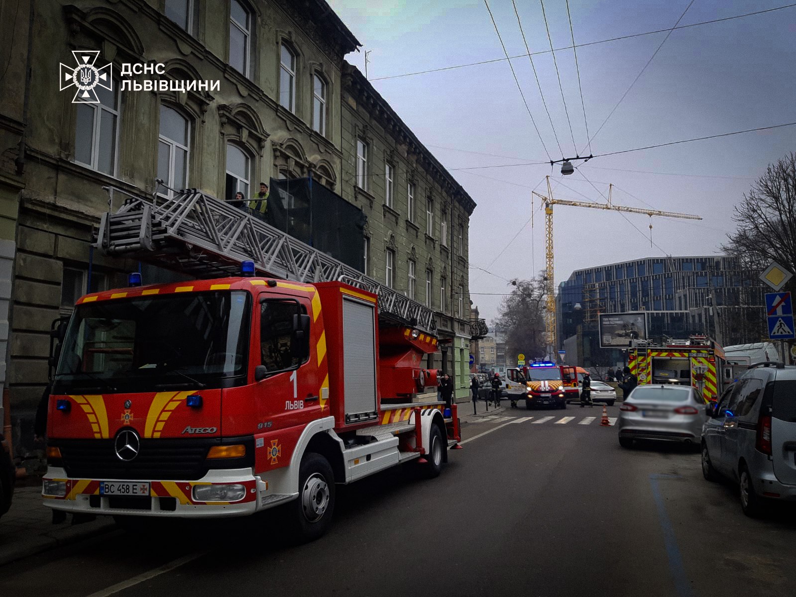 У Львові горів балкон багатоповерхівки (фото)