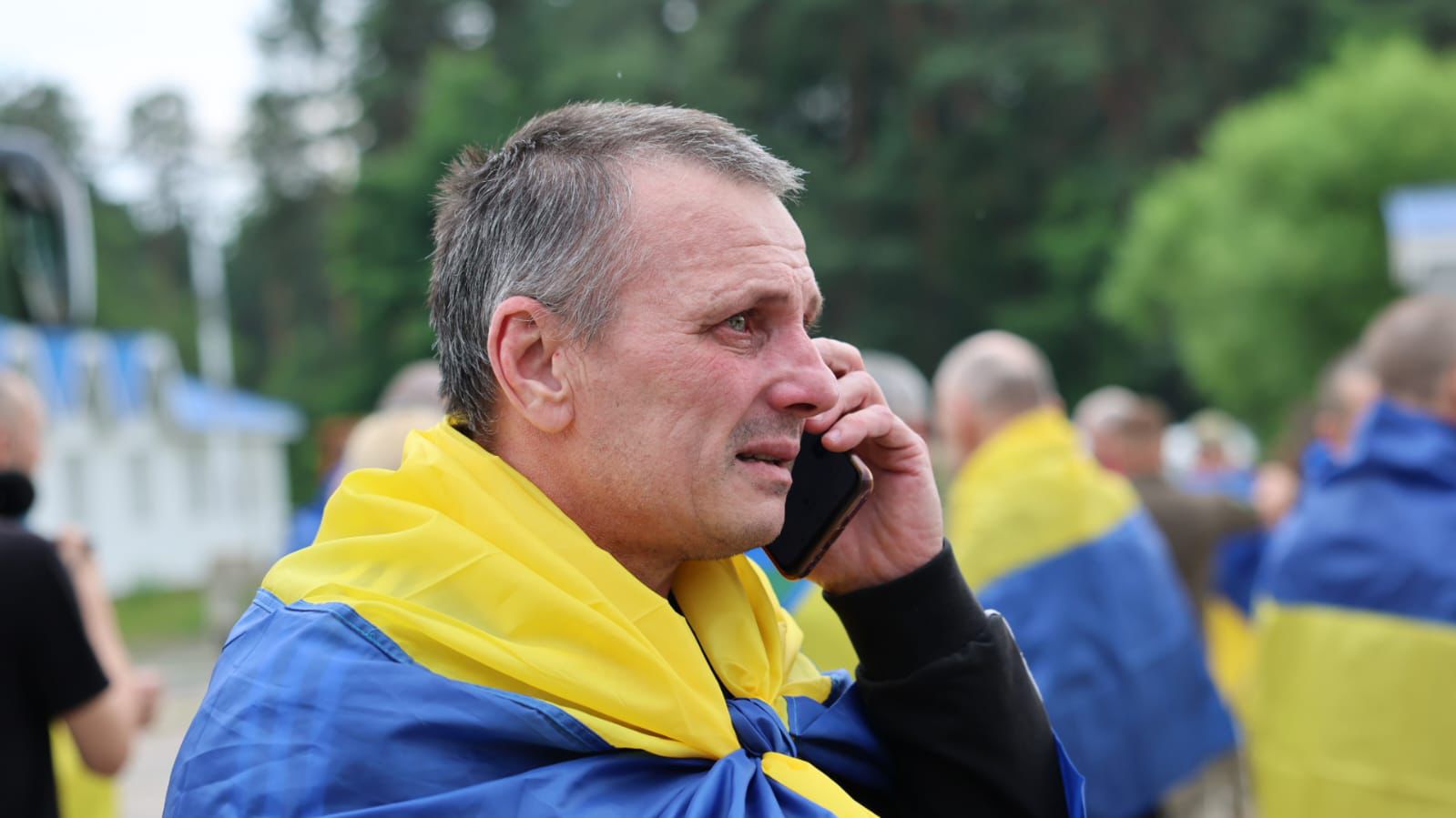 Україна повернула ще одну групу захисників із полону РФ: перші кадри (відео/фото)