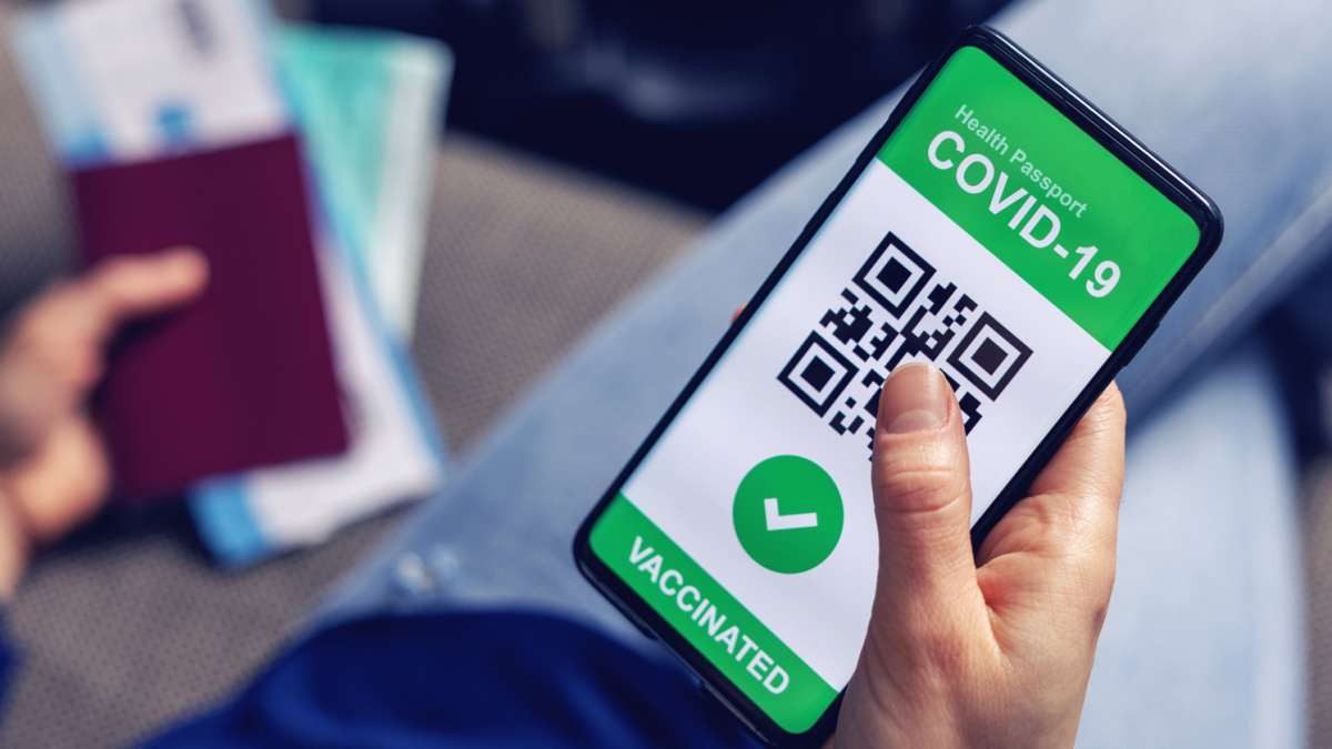 Відсьогодні без щеплення не допустять до роботи невакцинованих чиновників та освітян