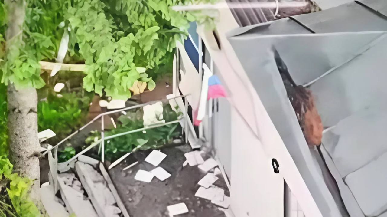 Прапор рашистів в Рижівці був замінований: у Генштабі розповіли деталі