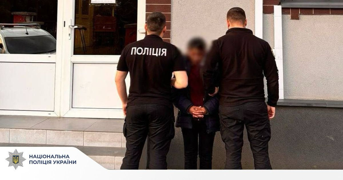 На Закарпатті 33-річна жінка зарізала власника будинку, який орендував її співмешканець