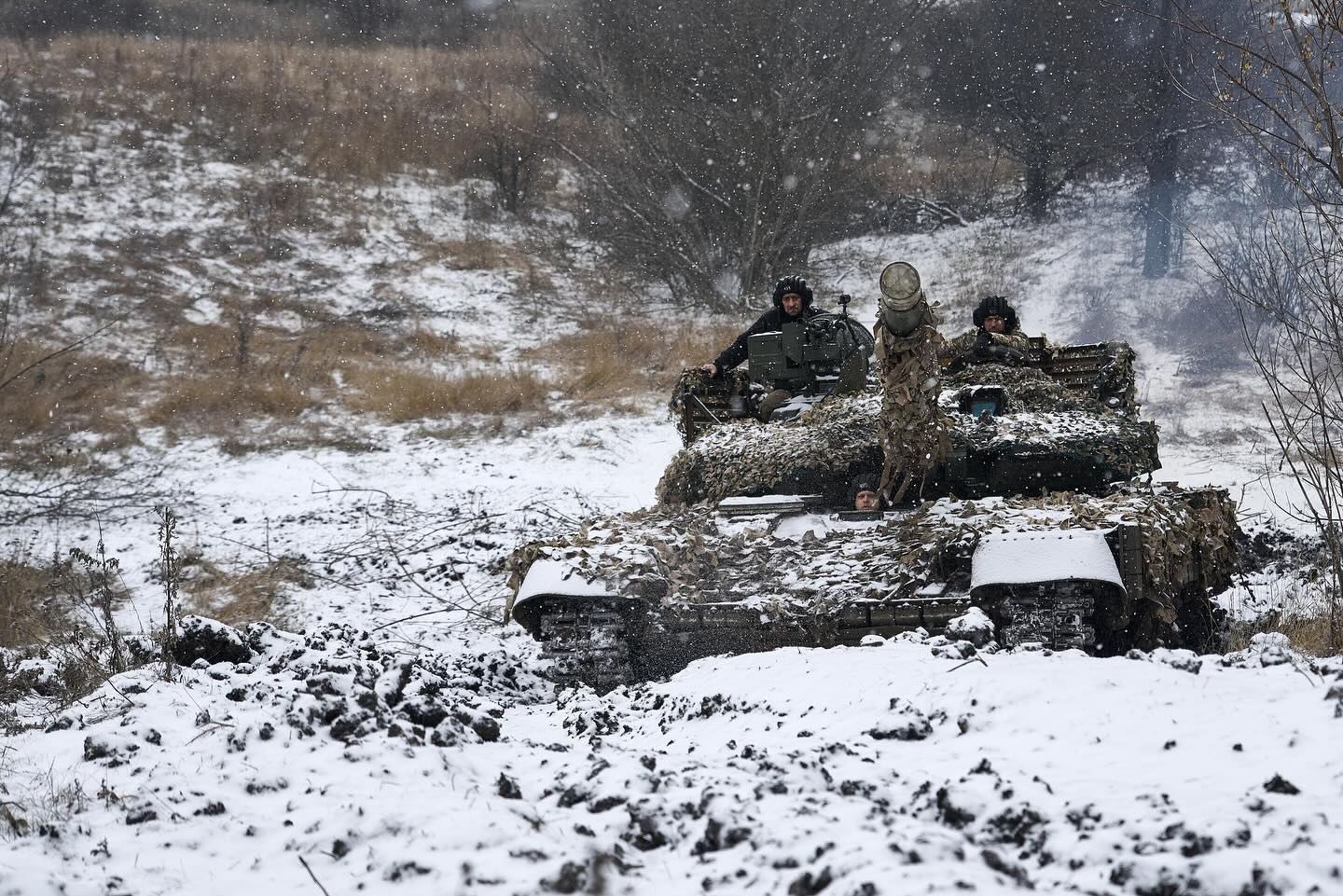 Залужний привітав воїнів з днем Сухопутних військ Збройних Сил України